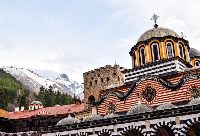 Free Peak Building photo and picture