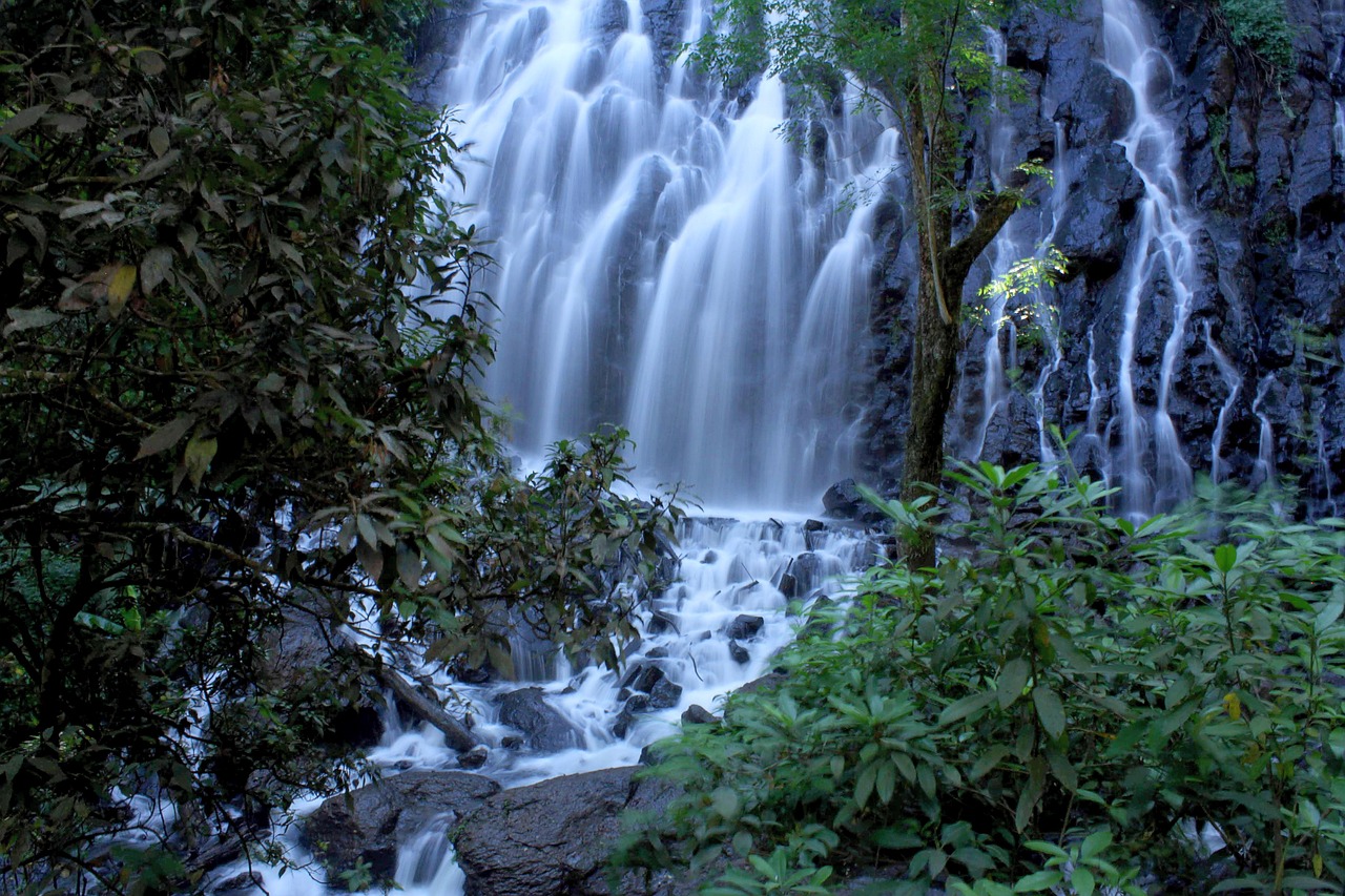 Waterfall - free online jigsaw puzzle photo