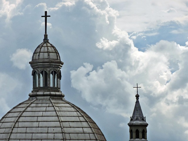 Kirke, Religion, Arkitektur, Tro