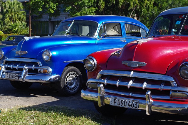 Free Antique Car Havana photo and picture