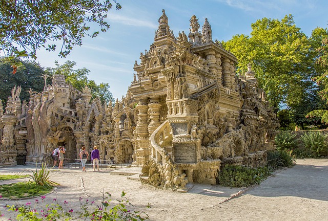 Free Palais Ideal Facteur Cheval photo and picture