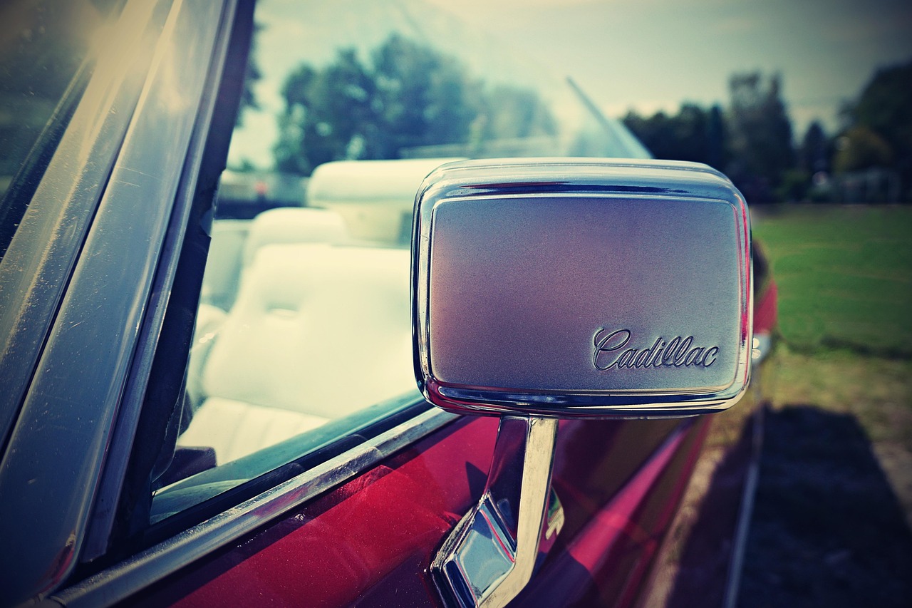 Cadillac - free online jigsaw puzzle photo