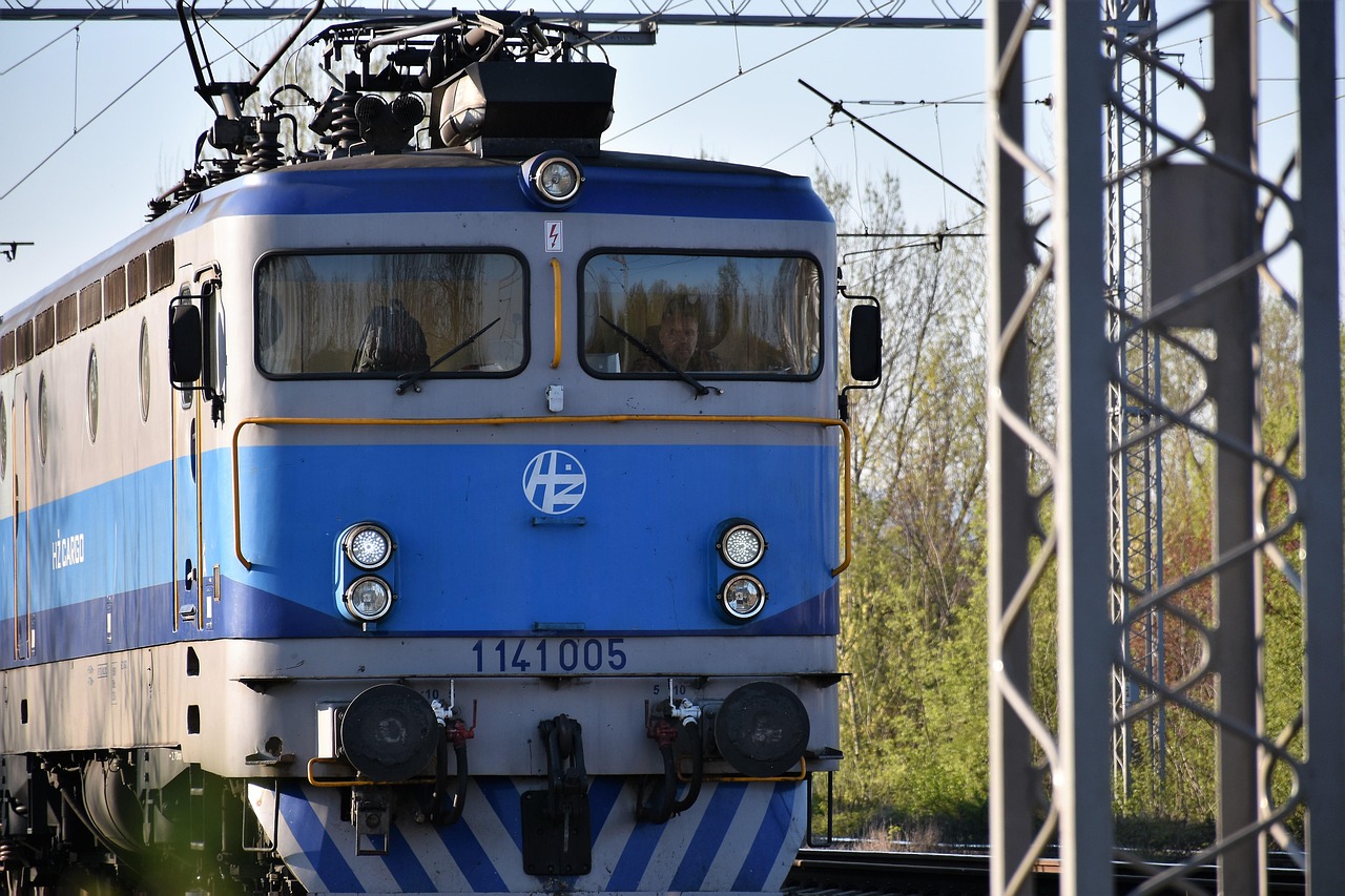 Cargo Train - free online jigsaw puzzle photo