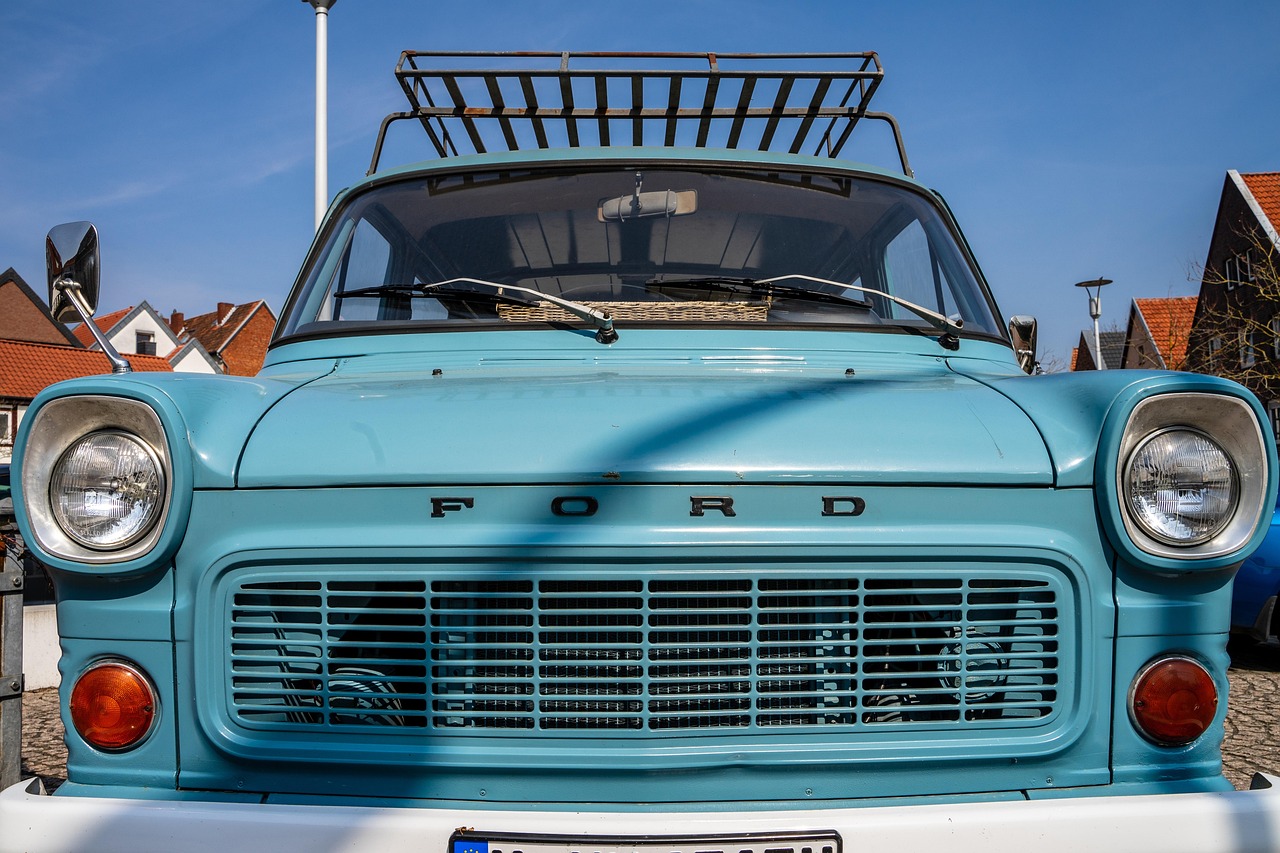 Antique Car - free online jigsaw puzzle photo