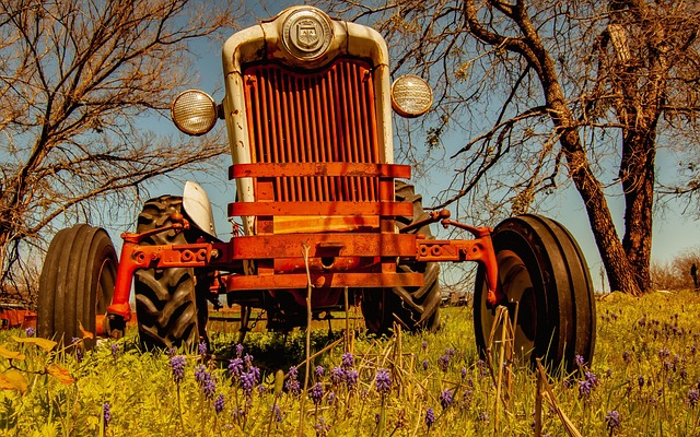 Traktor, Antiquität, Landwirtschaft