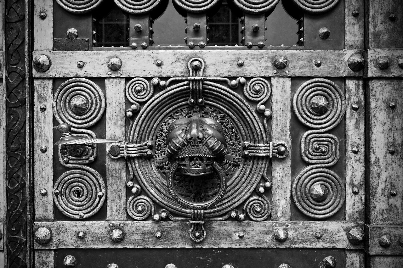 Door - free online jigsaw puzzle photo
