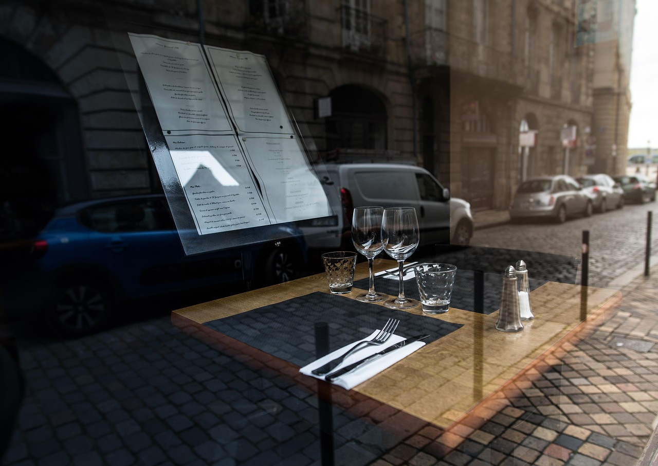 Set Table - free online jigsaw puzzle photo