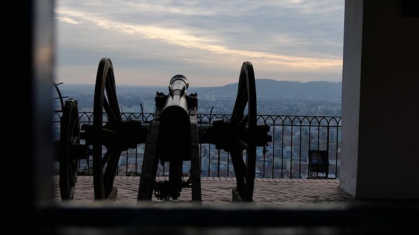 Free Cannon Schlossberg photo and picture