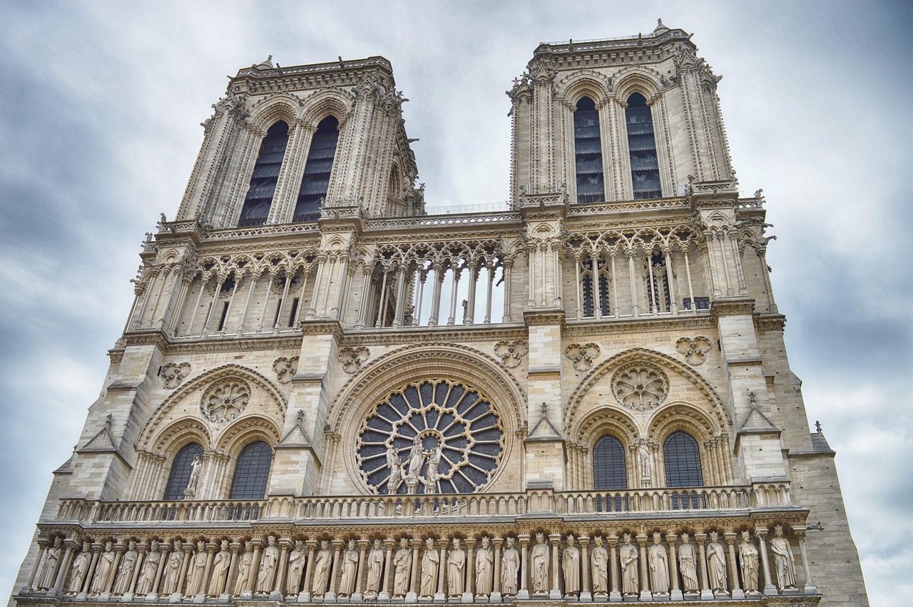 10 000 Free Dessin De Notre Dame De Paris Notre Dame Images Pixabay