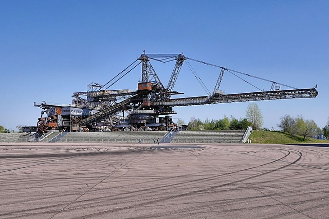 Download free HD stock image of Industrial Monument Machine Free Industrial Monument Machine photo and picture