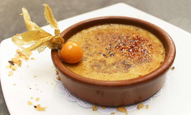 Free Dessert Crème Brûlée photo and picture