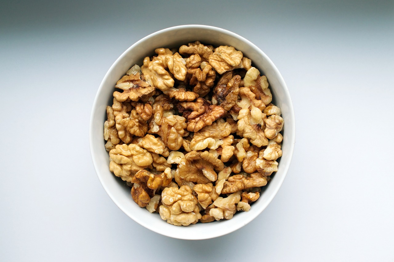 Weight Loss Myth 7 Eating snacks will lead to weight gain