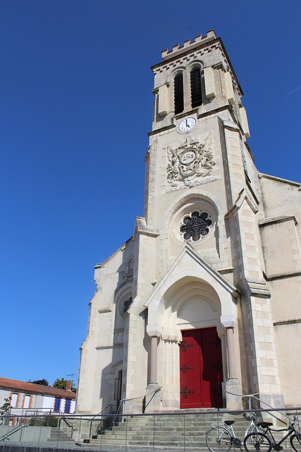 Free Church Saint Christophe Du Ligneron photo and picture