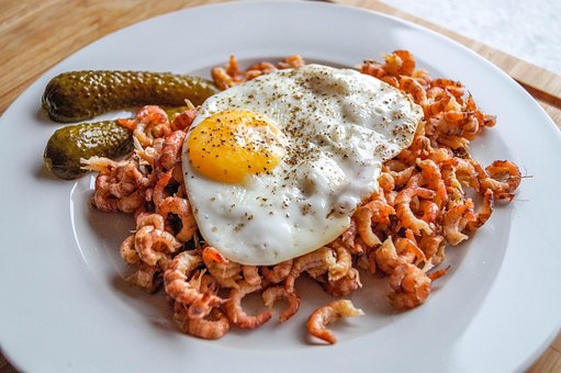 Krabben, Krabbenbrot, Spiegelei, Granat