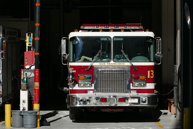 Lastbil, Brandmand, Brand, Rød
