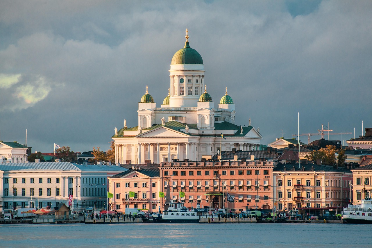 100 000 Free Helsinki Cathedral Winter Helsinki Images Pixabay