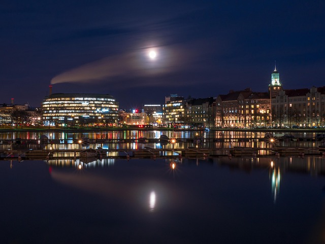 Volle Maan, Maan, Stadsgezicht