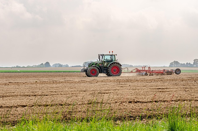 Free Tractor Agriculture photo and picture