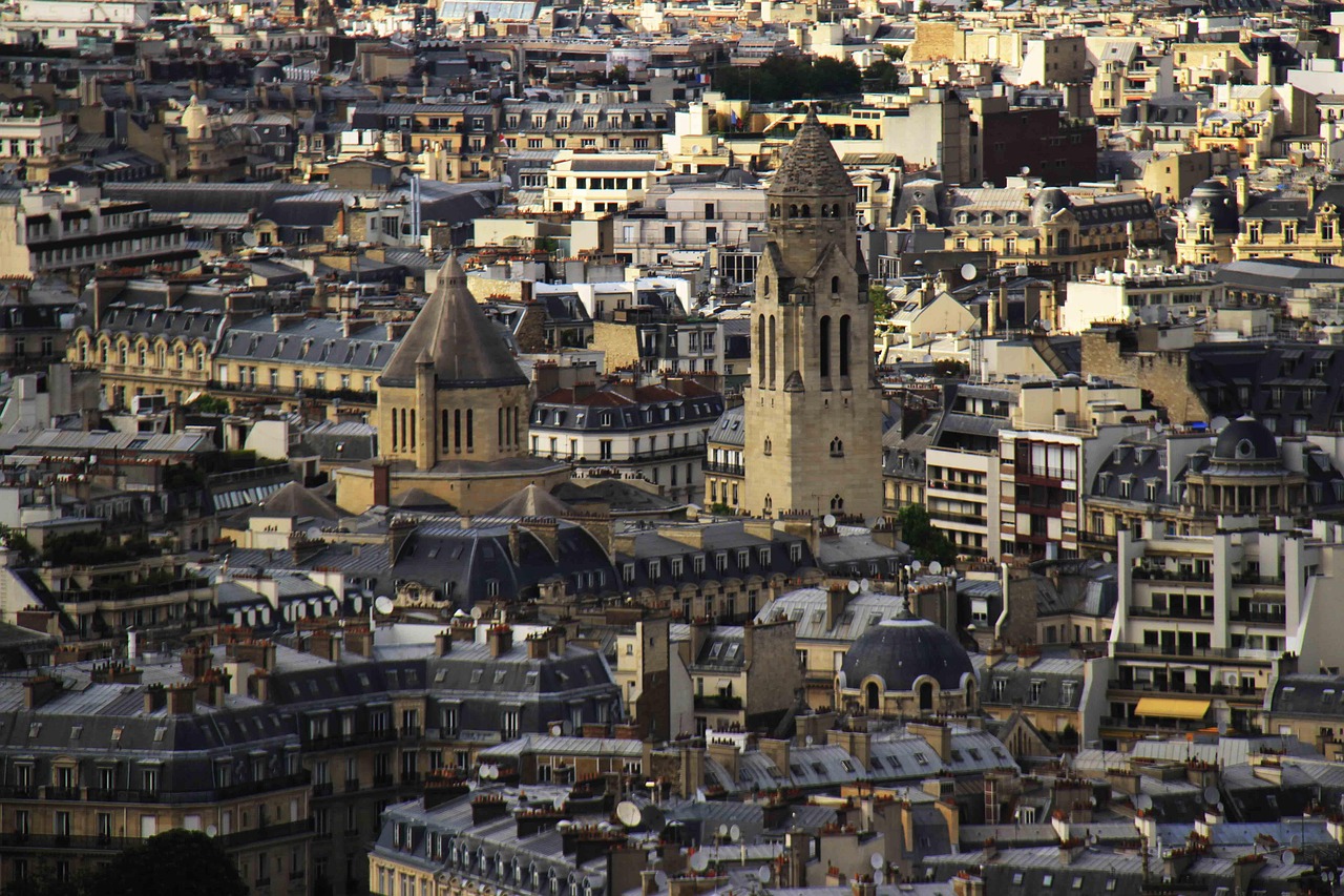Eiffel Tower - free online jigsaw puzzle photo