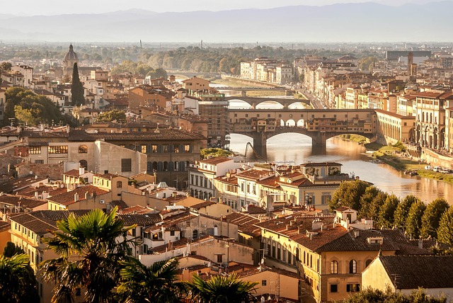 Italy, florence, church and tuscany — photo by vrolanas
