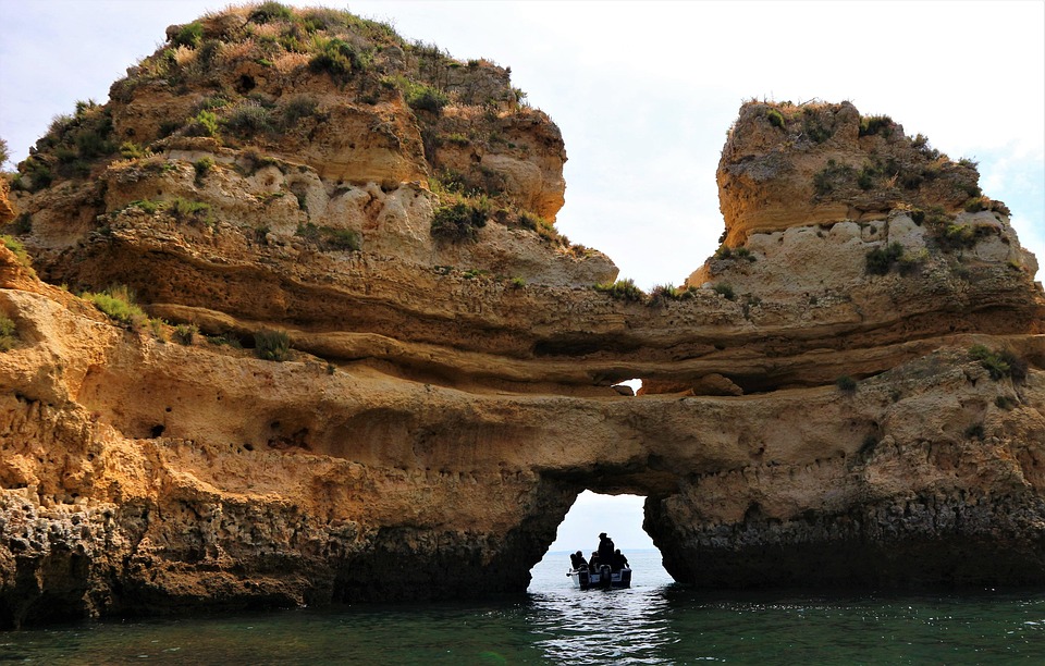 Surf and Sun: A Complete Guide to Algarve’s Best Surfing Locations