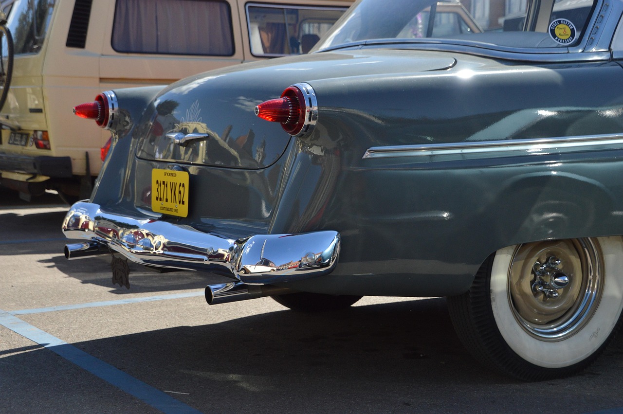Ford - free online jigsaw puzzle photo
