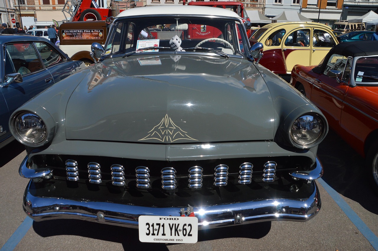 Ford - free online jigsaw puzzle photo