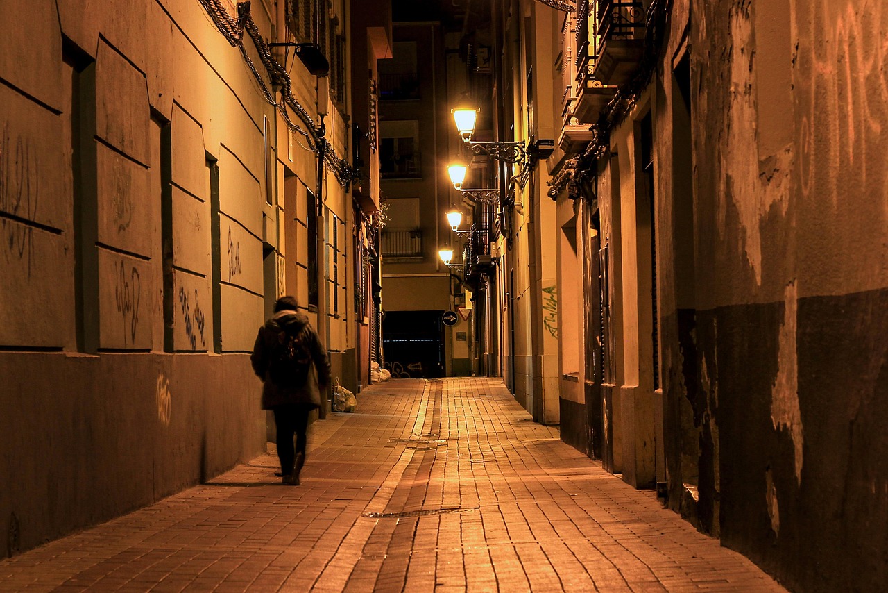calle de la ciudad de noche