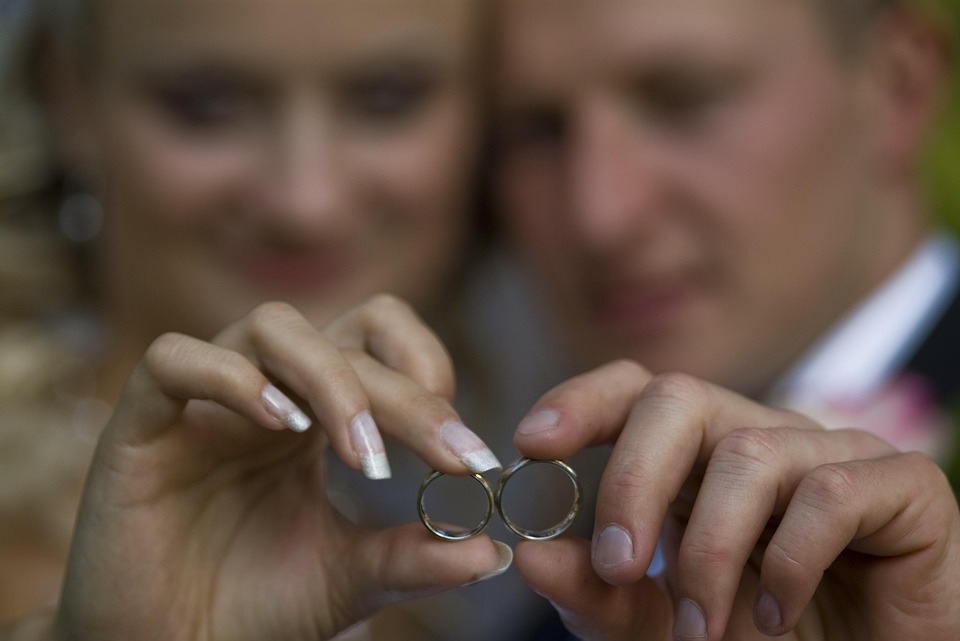 450 Koleksi Gambar Romantis Cincin Pernikahan Gratis Terbaru