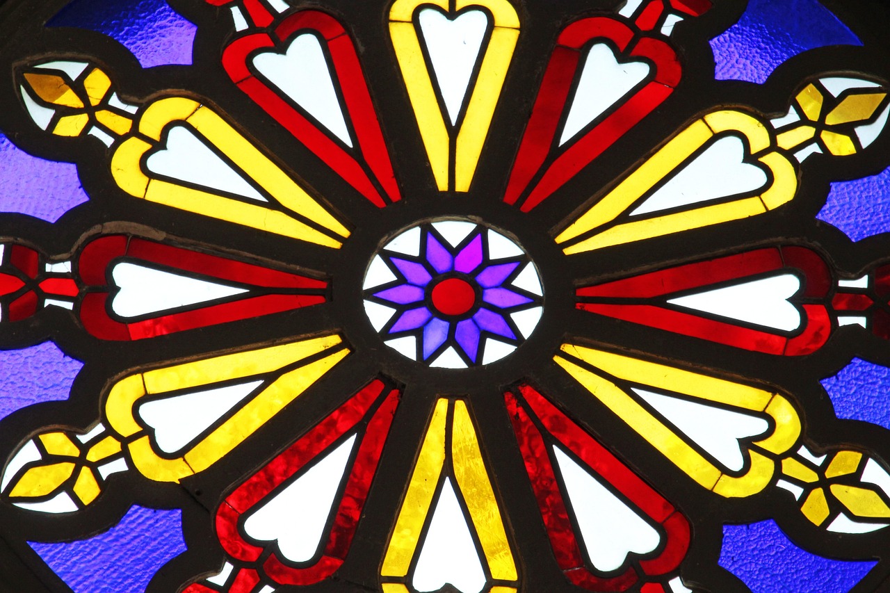 Church Window - free online jigsaw puzzle photo