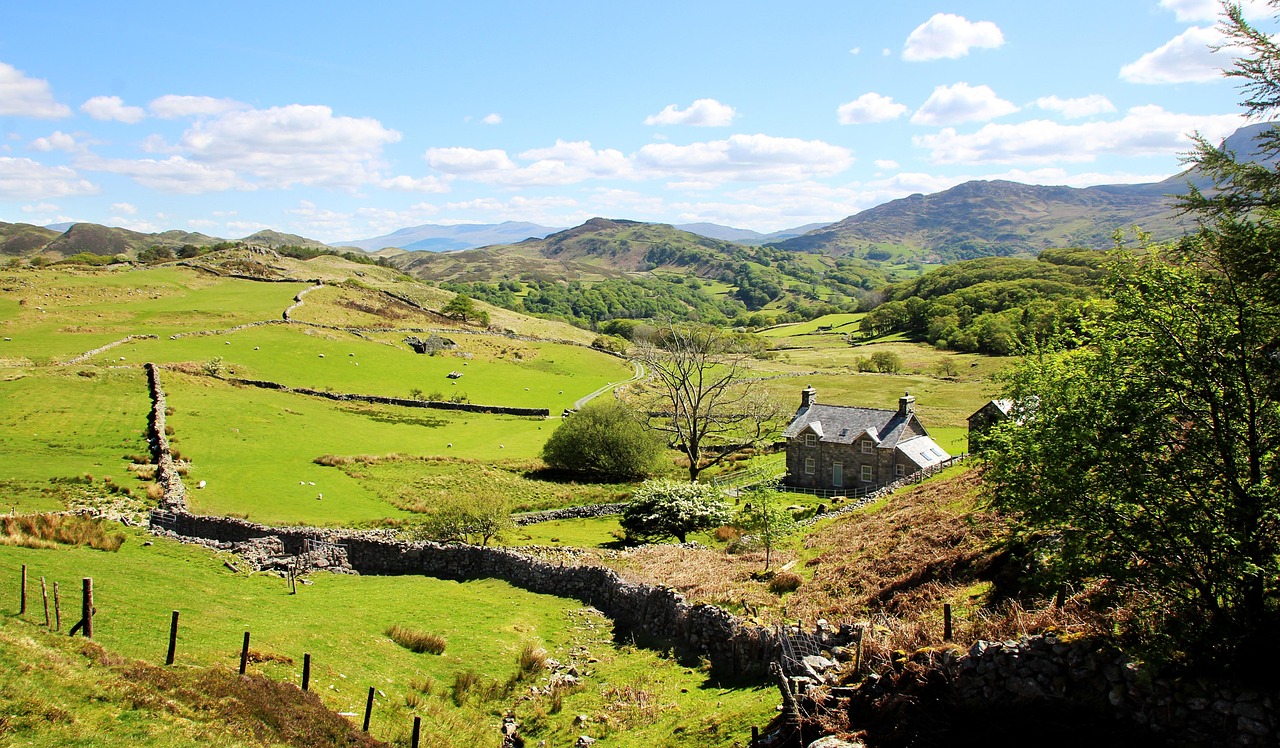 mountain wallpaper uk