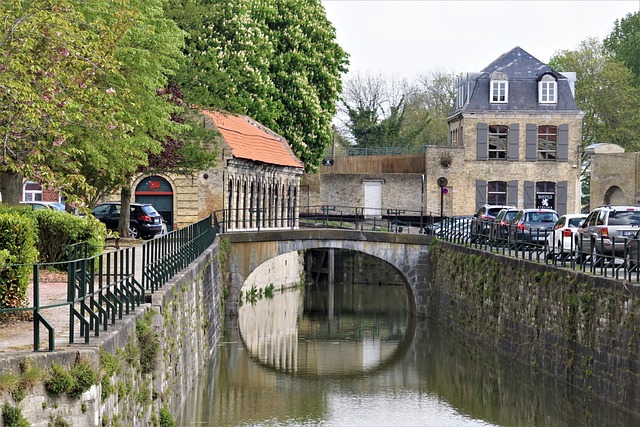 Free City Canal photo and picture