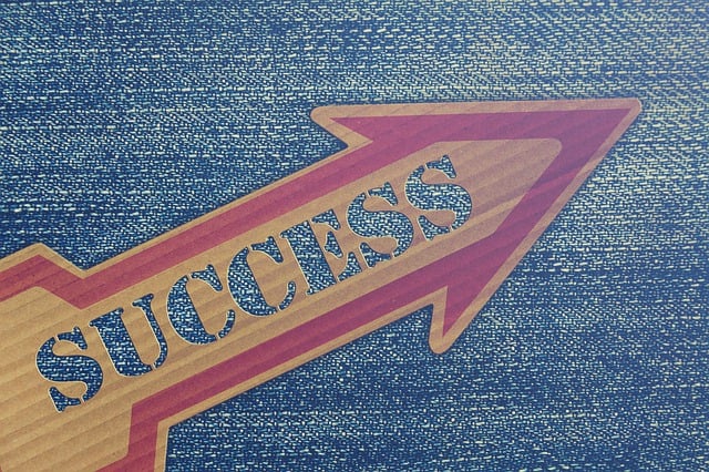 Free success arrow upwards illustration