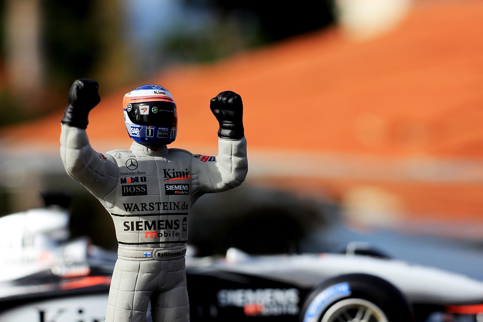 アイルランドのモーターレーシングスターとF2リーダーのアレックスダンがオーストリアグランプリウィークエンド中にマクラーレンのフォーミュラ1車を運転する – アイリッシュインディペンデント