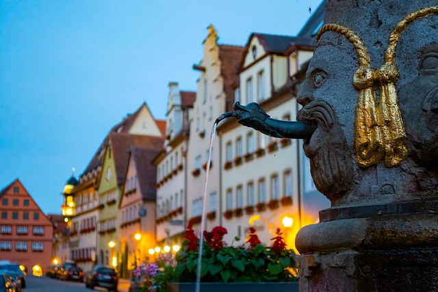 Brunnen, Fachwerk, Häuser, Gesicht