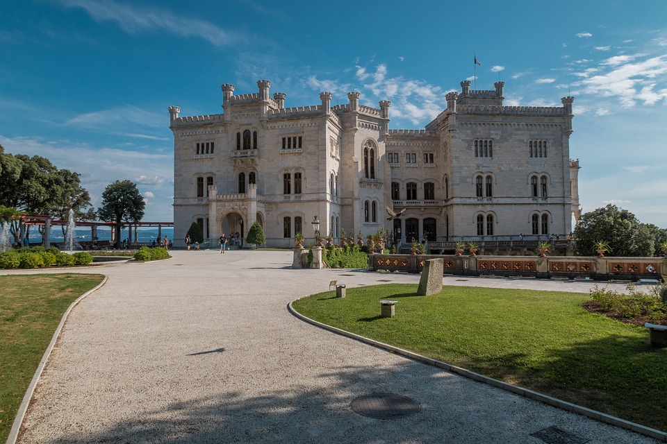 Castel, Italia, Trieste, Arhitectură, Turism