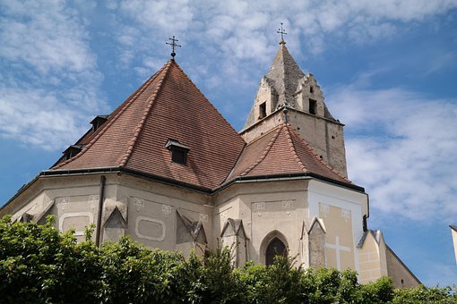 Befæstet Kirke, Bygning, Kirke