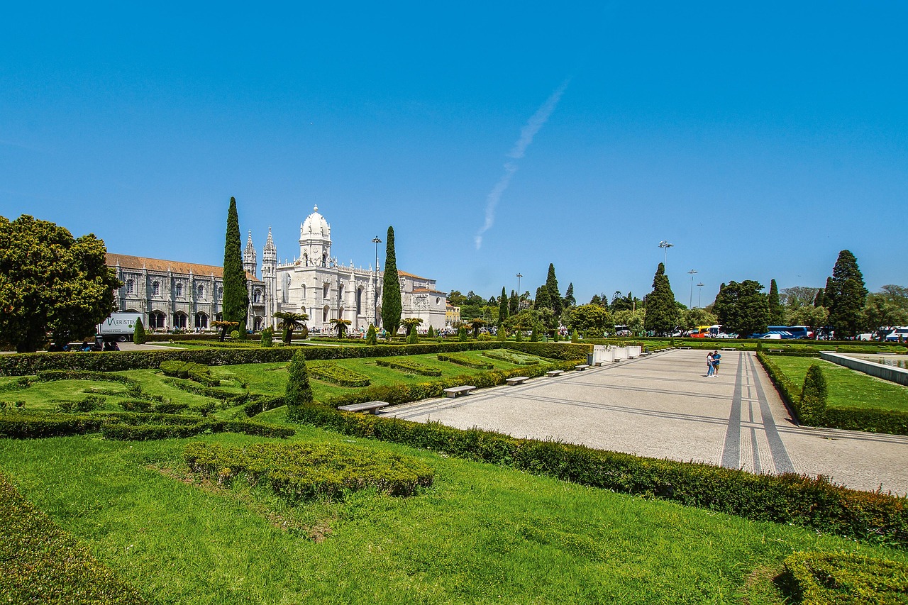 Monastery - free online jigsaw puzzle photo