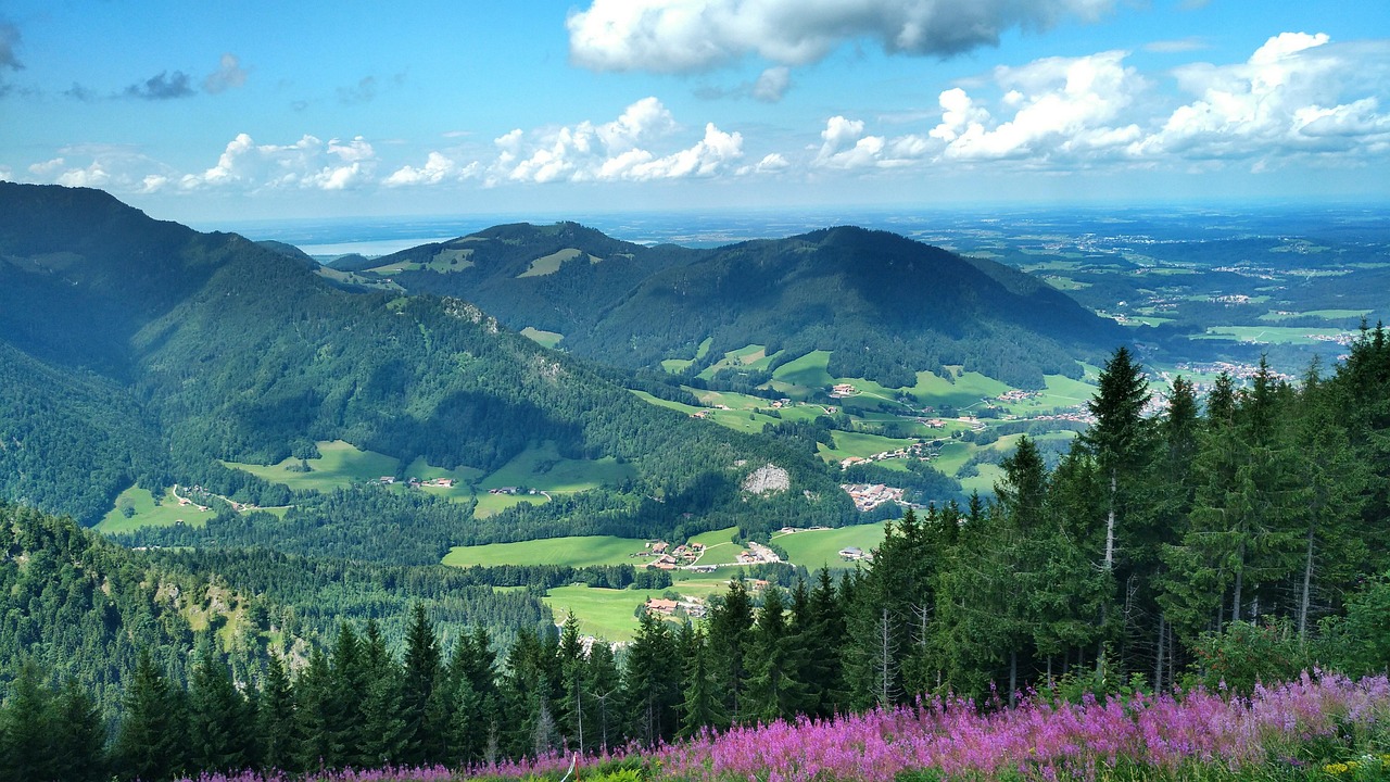 Under The Mountain - free online jigsaw puzzle photo