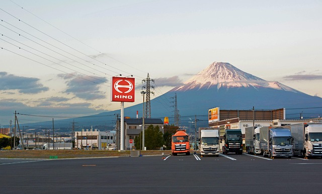 Trucks, mount fuji and japan — photo by solihinkentjana