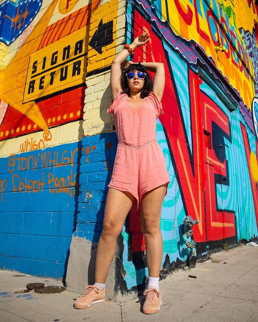 Model, Muurschildering, Street Art