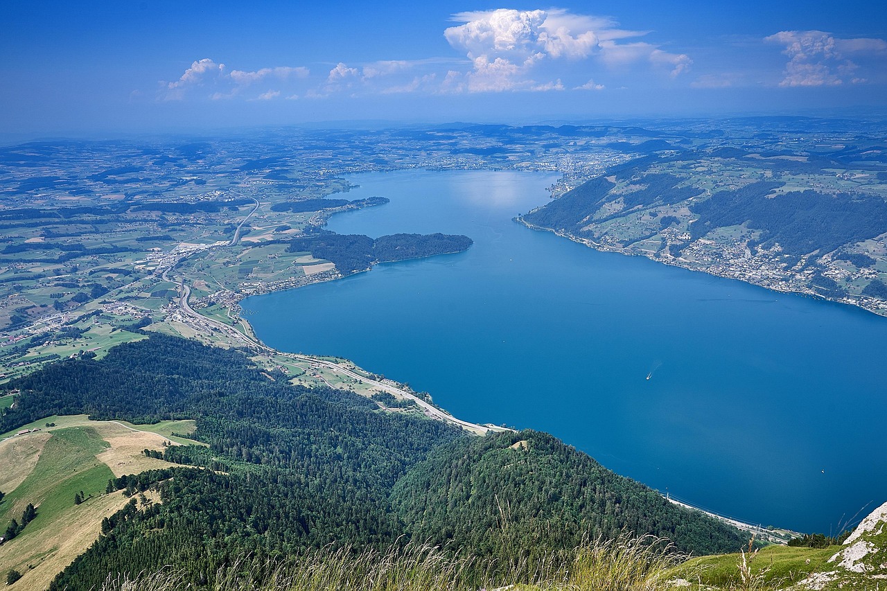 Blick auf den Zugersee und die Rigi – Zentralschweiz