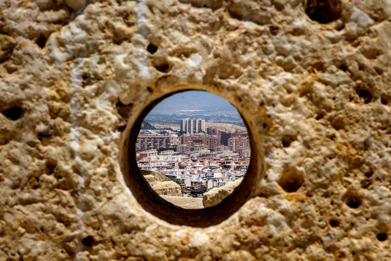 Hole - free online jigsaw puzzle photo
