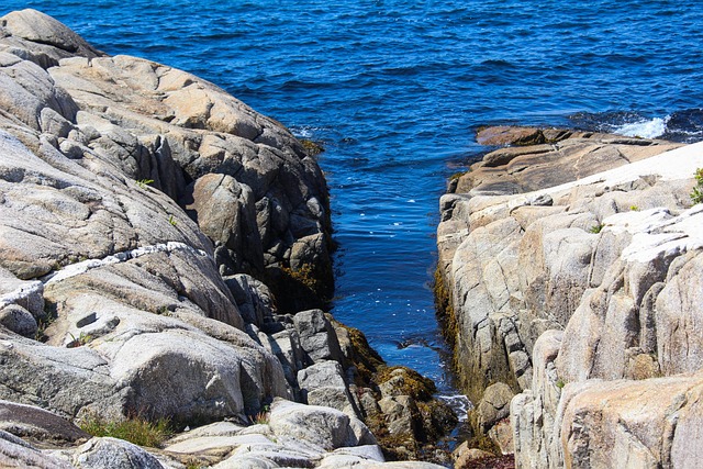 Free Water Rocks photo and picture
