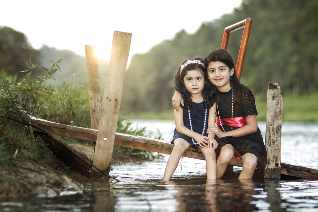 Spring Sisters Hug - Free photo on Pixabay
