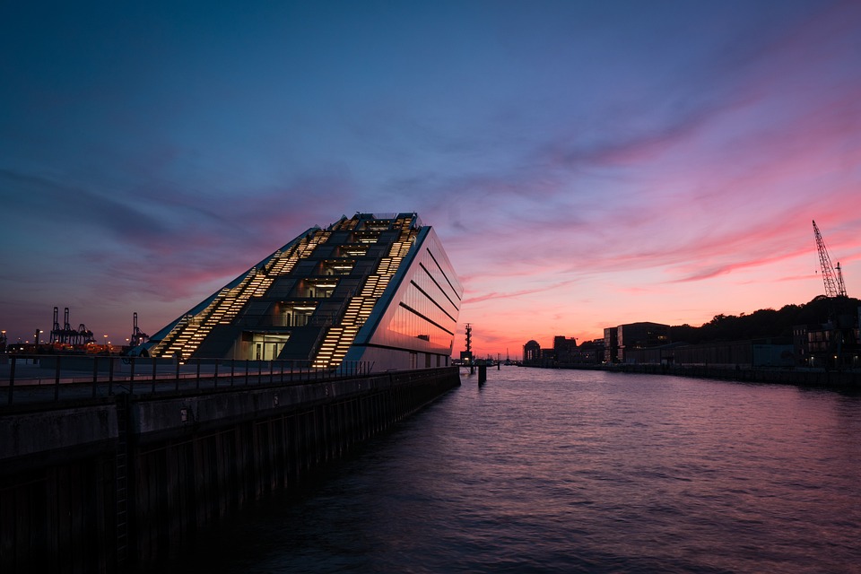 dockland-4431309_960_720.jpg