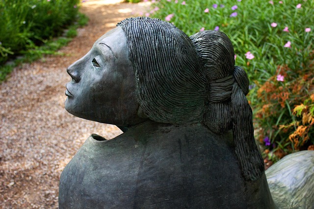 Free Womensday Sculpture photo and picture
