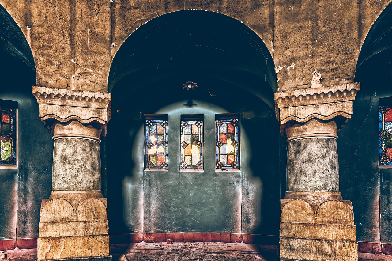 Columns - free online jigsaw puzzle photo