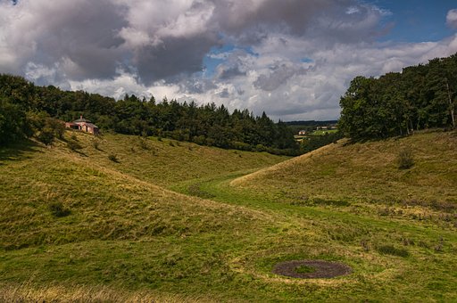Free Yorkshire Wolds Wolds Valley photo and picture