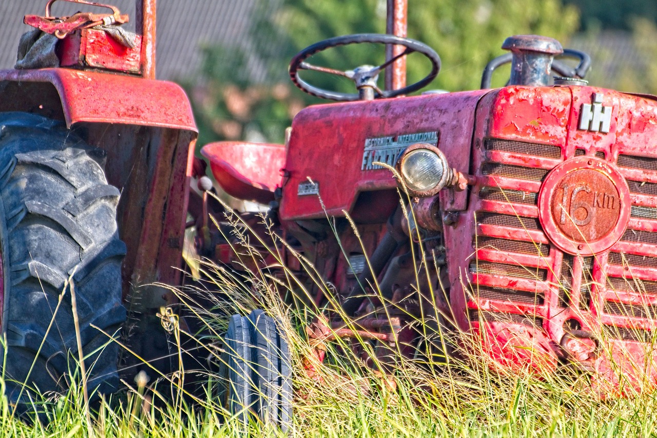 Tractor - free online jigsaw puzzle photo